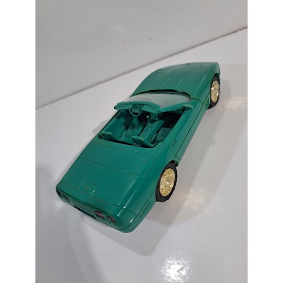 AMT Plastic 1/25 Scale Special Edition Green C4 Chevrolet Corvette Con Promo Car - Picture 5 of 9